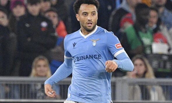 Felipe Anderson con la maglia della Lazio durante una partita