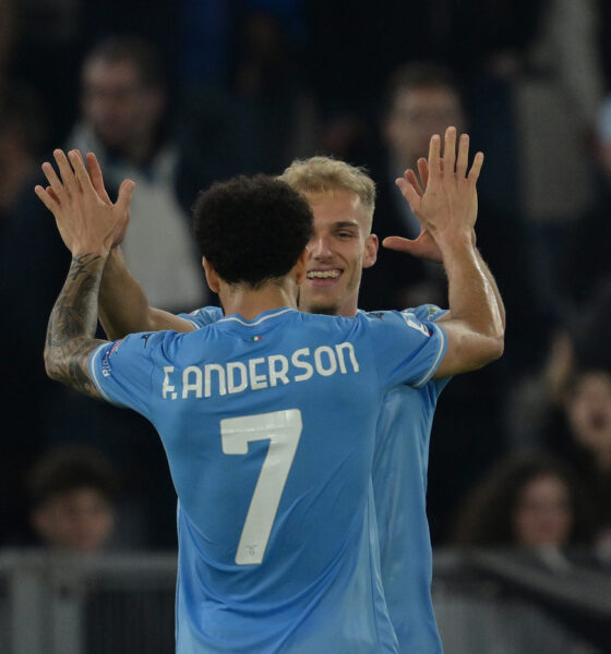 Felipe Anderson e Isaksen esultano