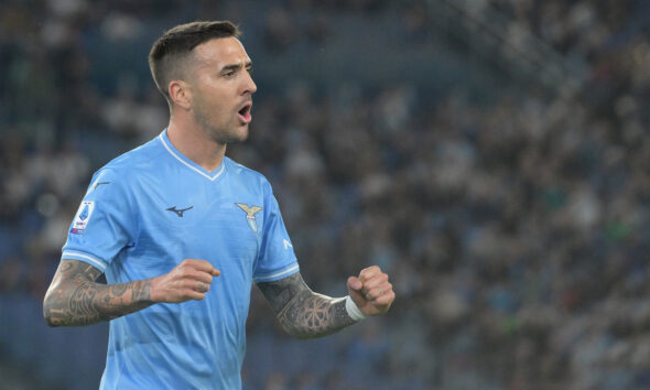 Vecino con la maglia della Lazio