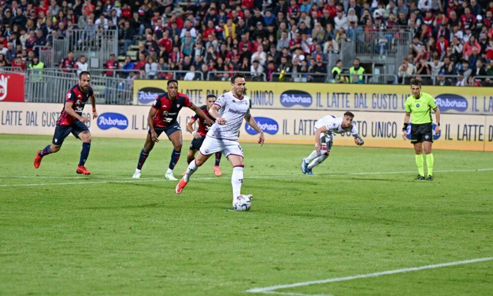 Un frame di Cagliari - Fiorentina