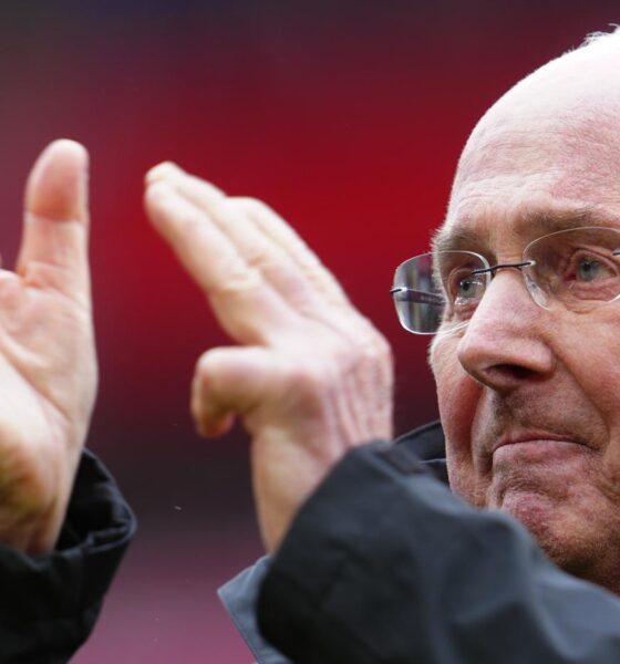 Sven-Goran Eriksson commosso ad Anfield