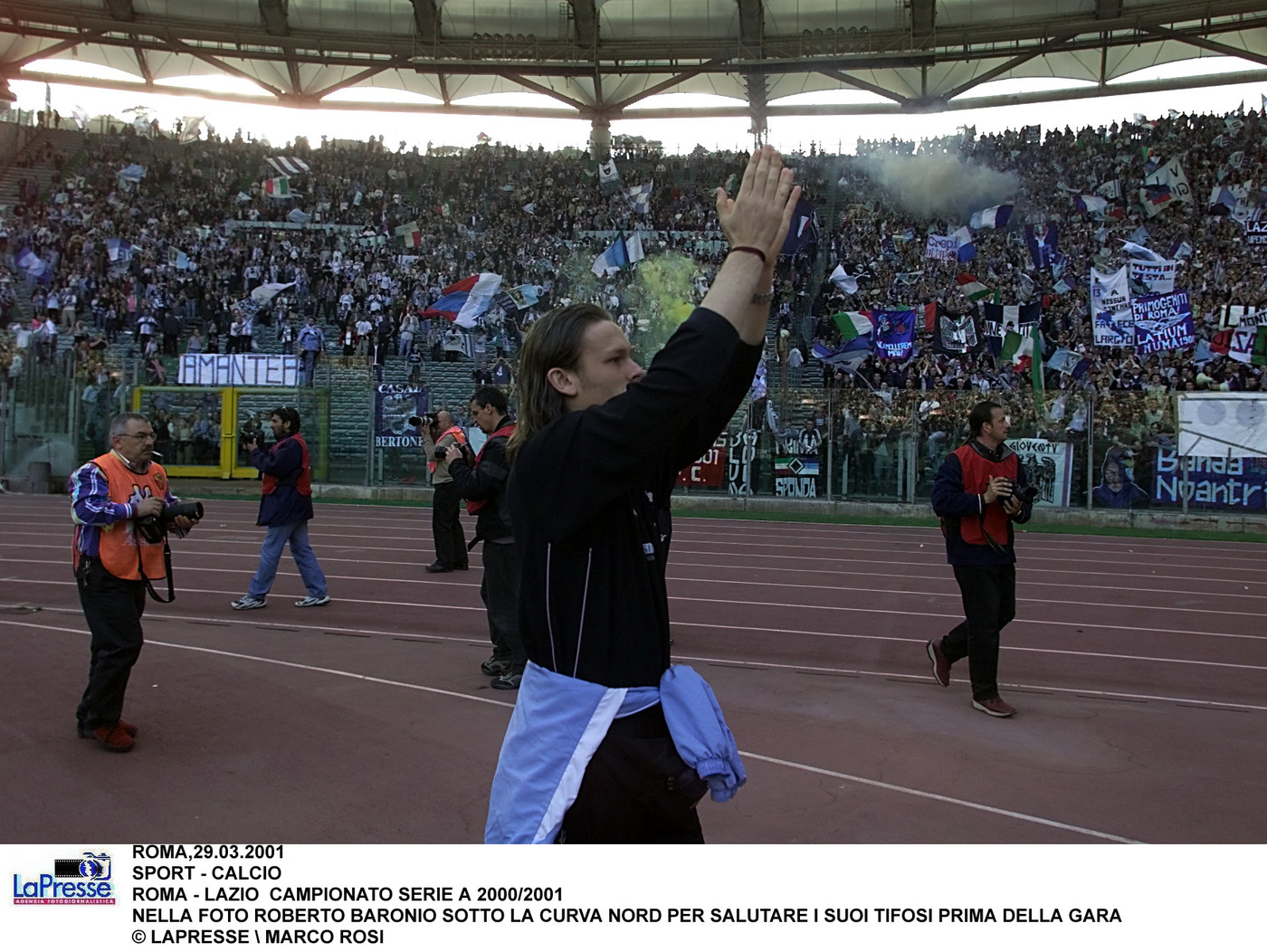 Roberto Baronio sotto la curva della Lazio