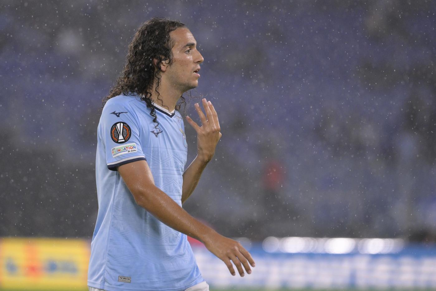 Matteo Guendouzi in campo con la Lazio