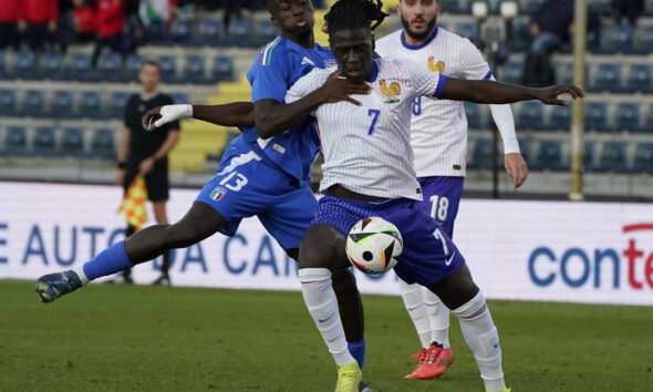 Tchaouna con la maglia della Francia U21