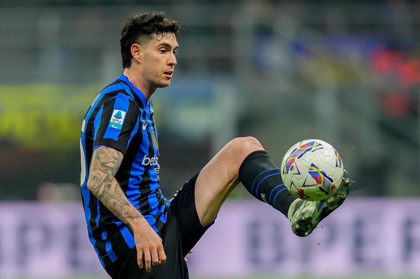 Alessandro Bastoni con la maglia dell'Inter