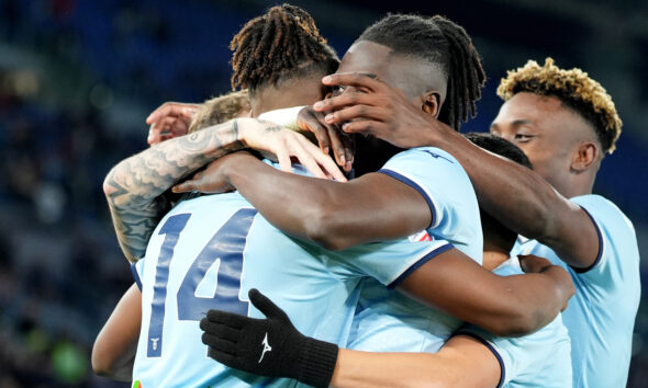 Giocatori della Lazio in festa