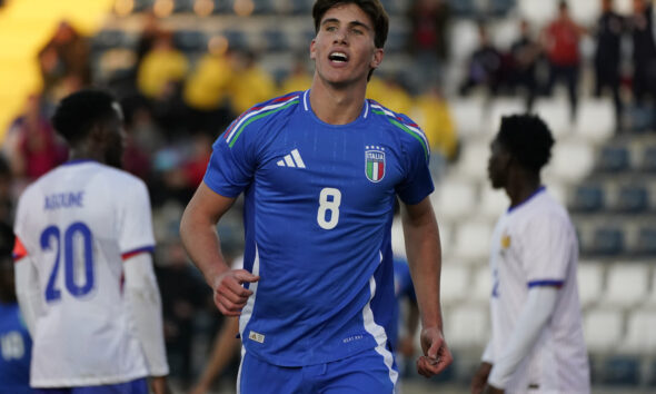 Casadei con la maglia della Nazionale Under 21.