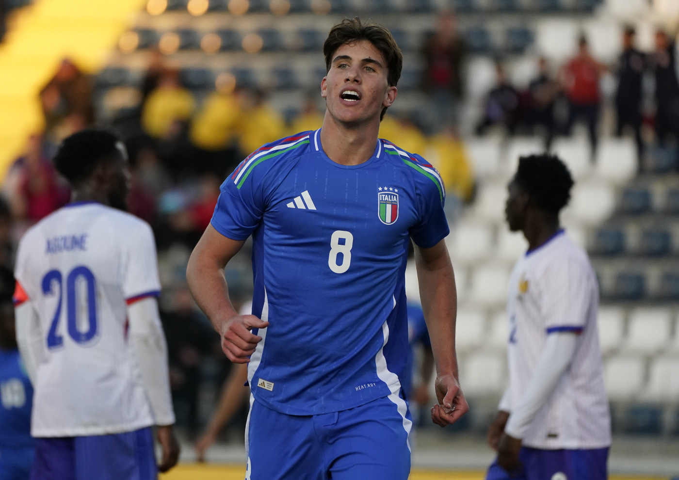 Casadei con la maglia della Nazionale Under 21.