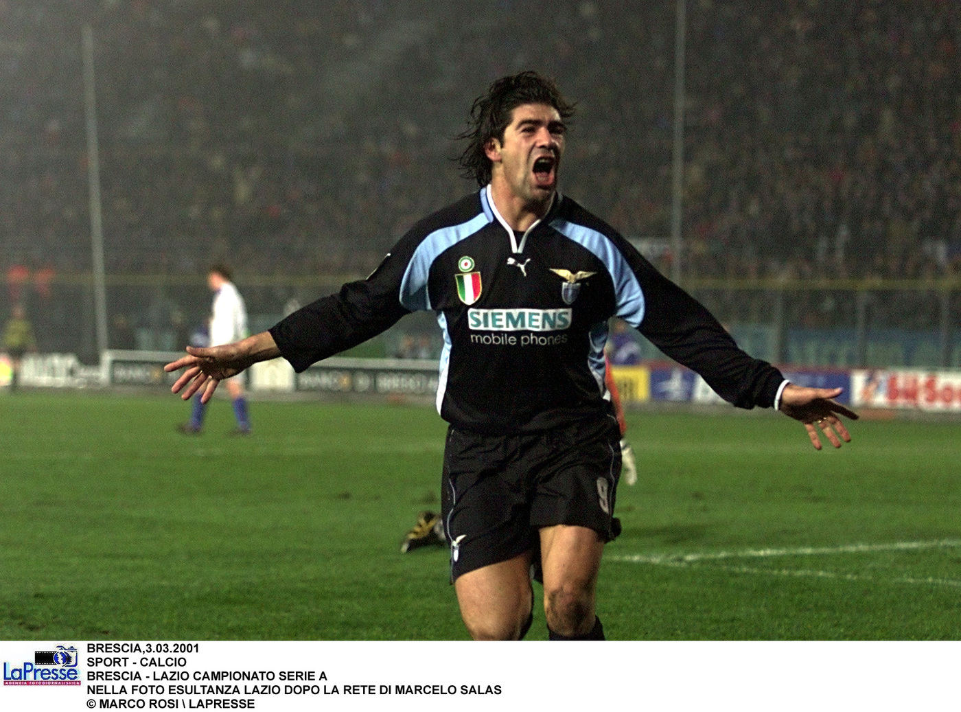 Marcelo Salas esulta ai tempi della Lazio