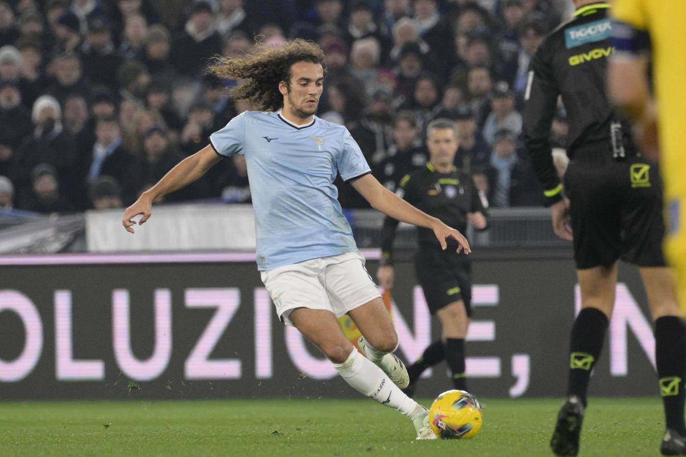 Guendouzi in azione in Lazio-Atalanta, Serie A 2024/25.