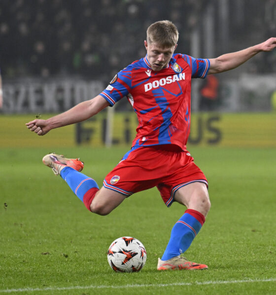 Cerv in azione con il Viktoria Plzen