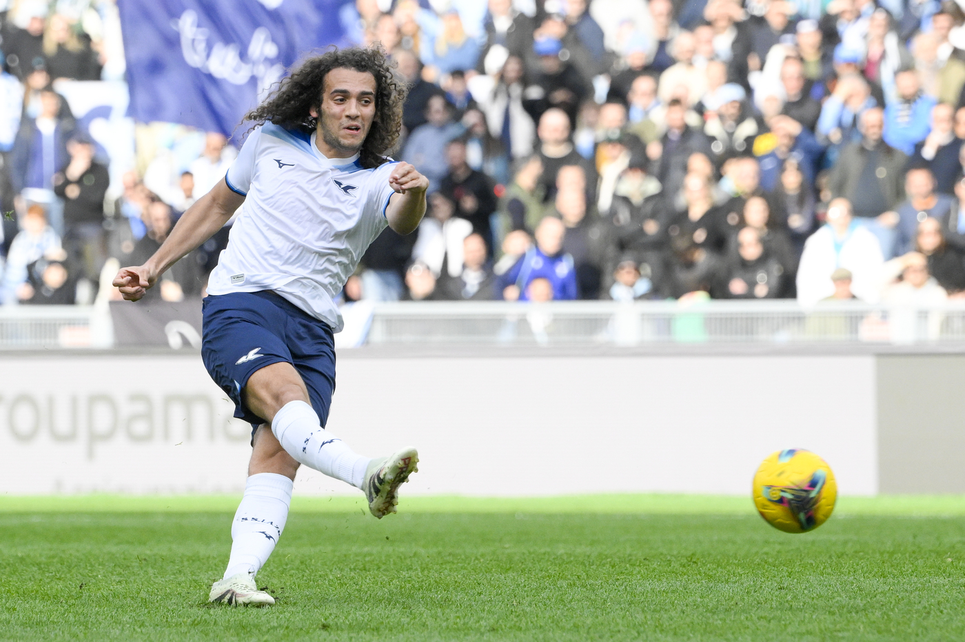 Guendouzi con la maglia della Lazio