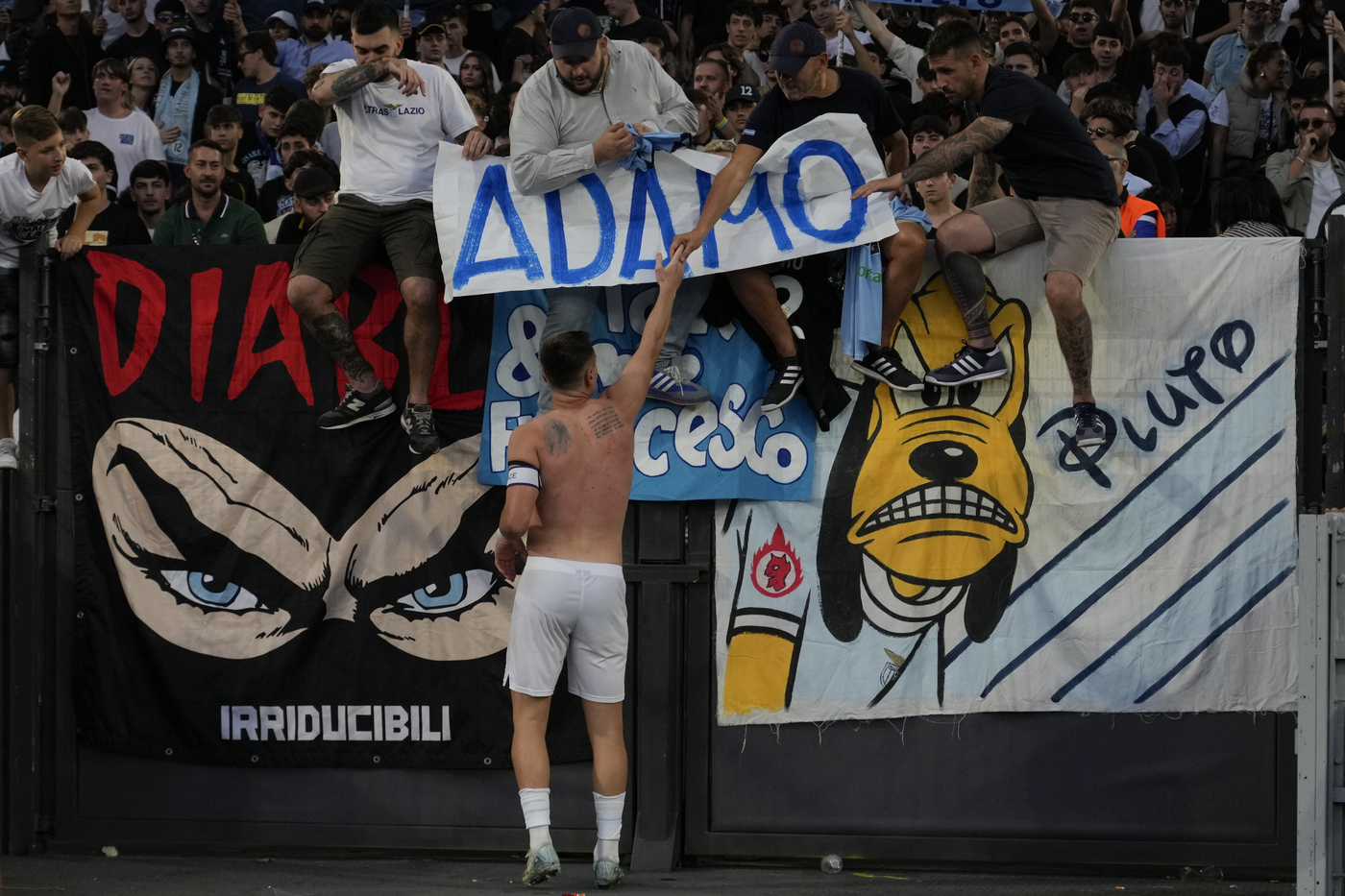 Patric con i tifosi della Lazio