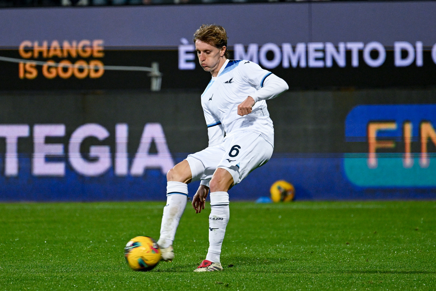 Nicolò Rovella in azione con la Lazio